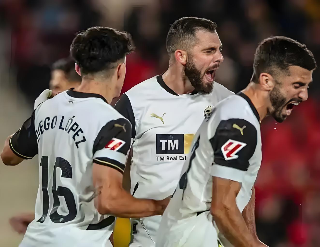 包含瓦伦西亚迎欧冠关键赛,今夜回应争议,底气十足,赛程密集仍需轮换的词条开云APP